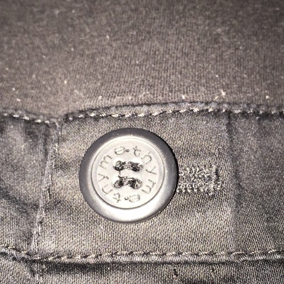 Thyme Maternity Capris Black Size Medium - Picture 7 of 12